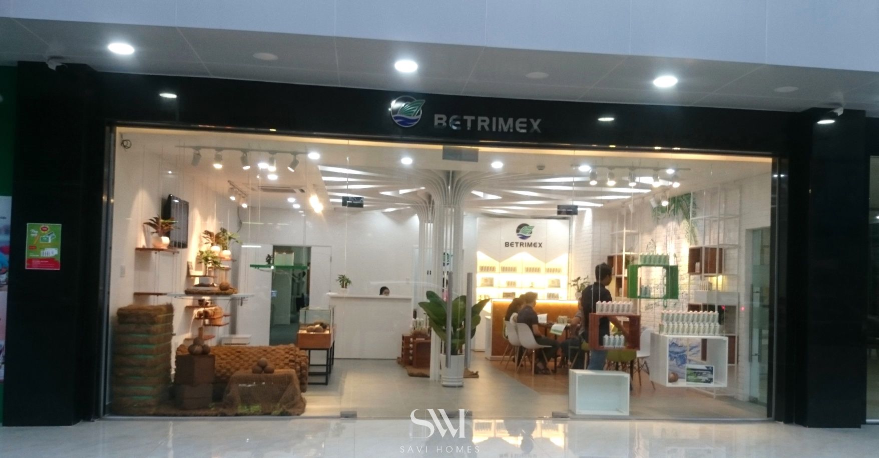 Thi công nội thất showroom với hình ảnh cây dừa cách điệu